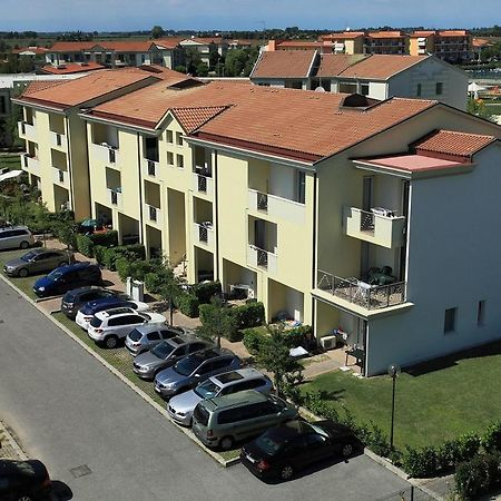 Robinia/Pinetine Lido Altanea Apartment Caorle Exterior photo
